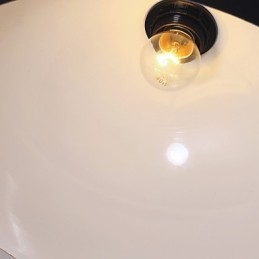 Perinteinen klassinen Retro Bowl -tyylinen maalausriippuvalaisin