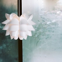 Nykyaikainen ja sopimuspohjainen pohjoismainen idea White Lotus Droplight -lamppu