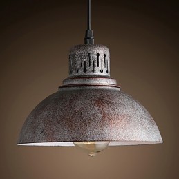 Retro mini-tyylinen maalaus metalliriippuvalaisin ulkona