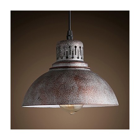 Retro mini-tyylinen maalaus metalliriippuvalaisin ulkona Retro mini-tyylinen maalaus metalliriippuvalaisin ulkona
