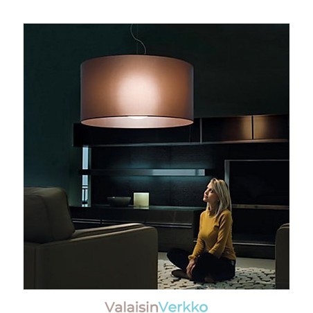 Klassinen rautainen uppoasennusvalo varjostimella Klassinen rautainen uppoasennusvalo varjostimella