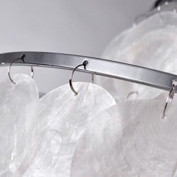 Moderni nykyaikainen minityylinen kromiriippuvalaisin