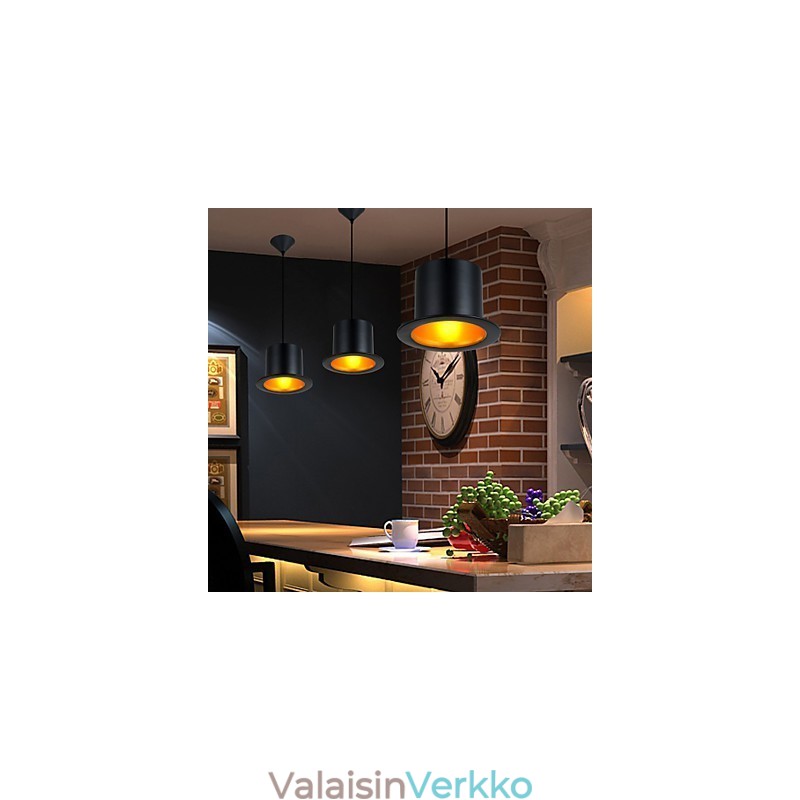 Retromaalaus metalliriippuvalaisin autotalli