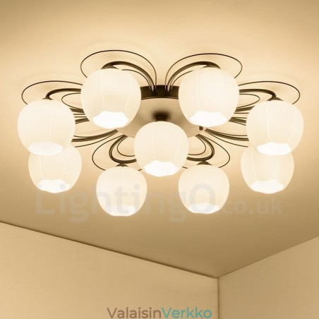 9 Vaalea maalaismainen Lodge-integroitu kattokruunu