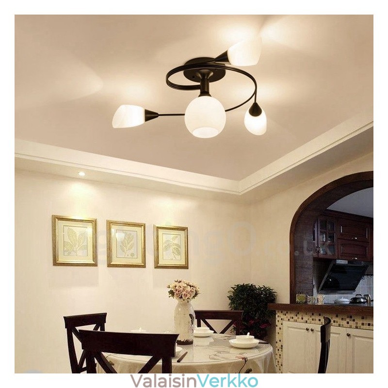 4 kevyttä rustiikkimaista lodgea integroitu kattokruunu lasivarjostimella