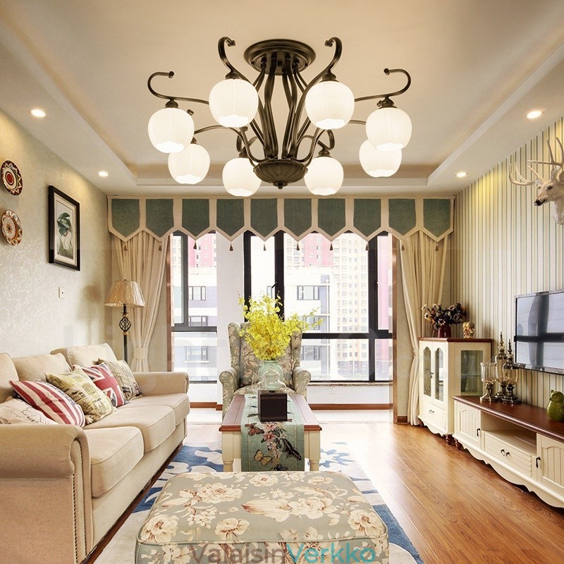 8 Vaalea maalaismainen Lodge integroitu kattokruunu