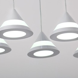 Riippuvalaisin moderni nykyaikainen akryylille