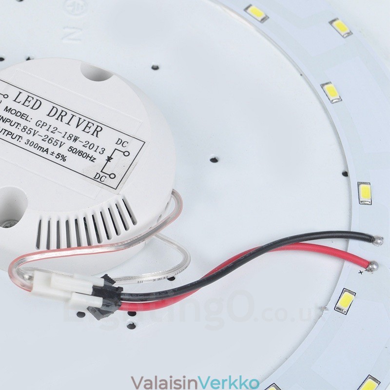 Modernit nykyaikaiset uppoasennettavat kattovalaisimet akryylivarjostimella