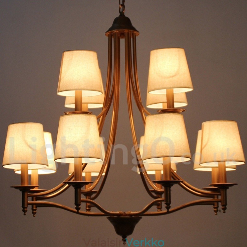 12 Vaalea maalaismainen retro välimerellinen kynttilätyylinen kattokruunu