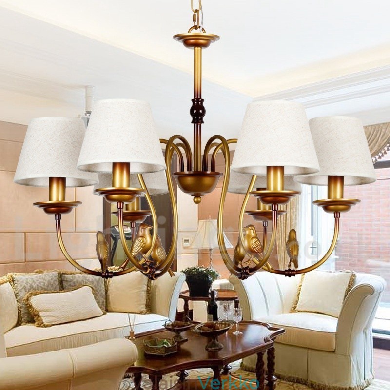 6 Vaalea moderni nykyaikainen maalaismainen retro kynttilätyylinen kattokruunu