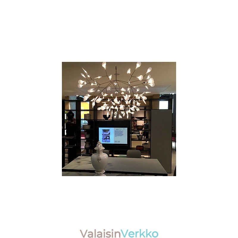 Moderni minimalistinen riipus