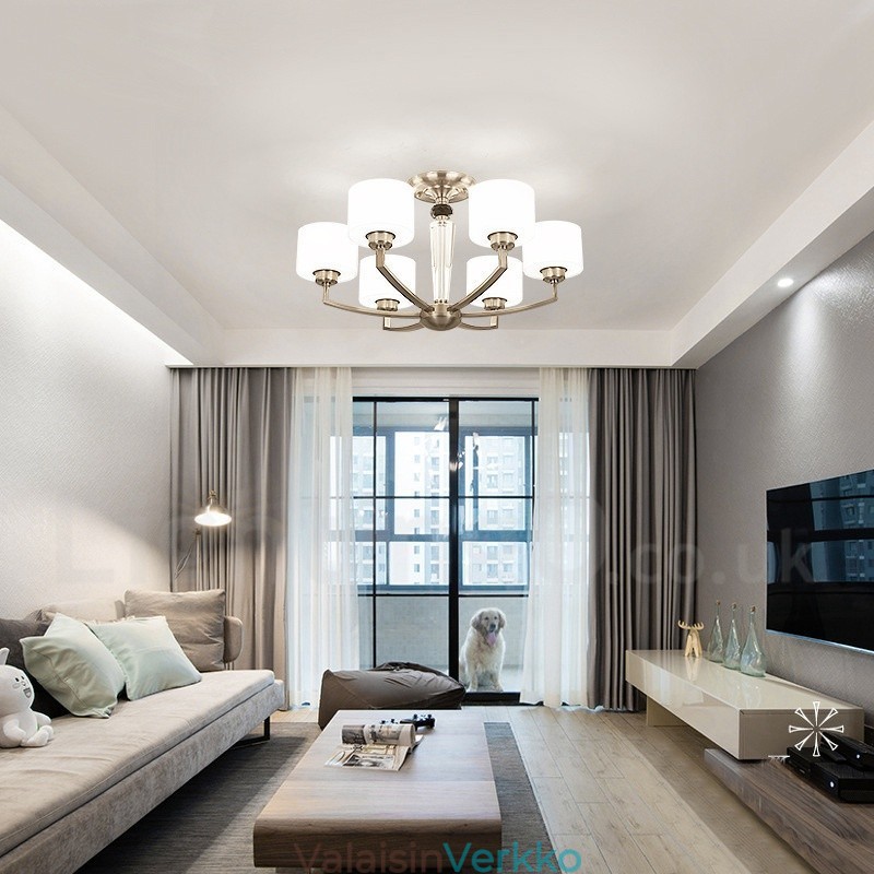 6 Vaalea moderni nykyaikainen kattokruunu lasivarjostimella