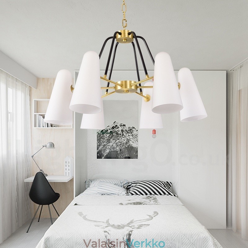 6 Kevyt Retro Rustic Luxury messinkiriippuvalaisin kattokruunu lasivarjostimella