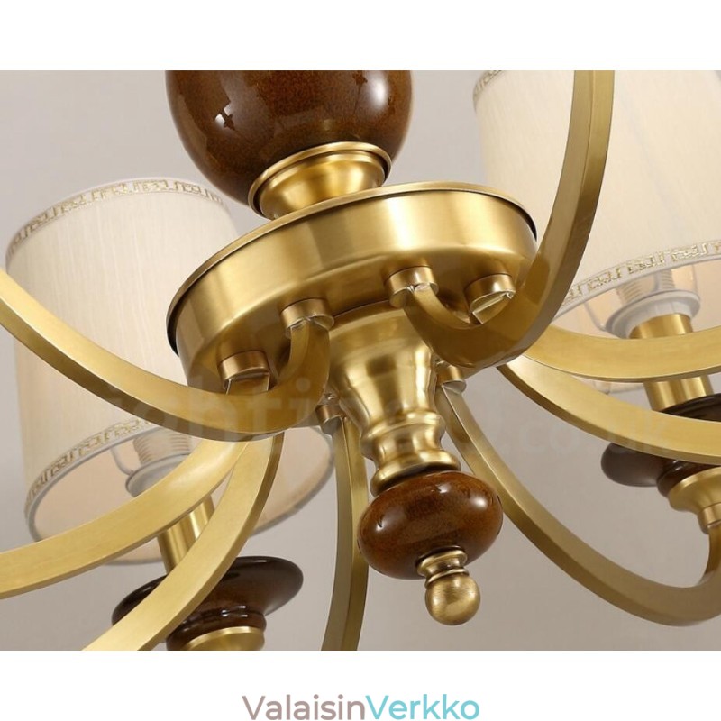 6 Kevyt Retro Rustic Luxury messinkiriippuvalaisin kattokruunu lasivarjostimella