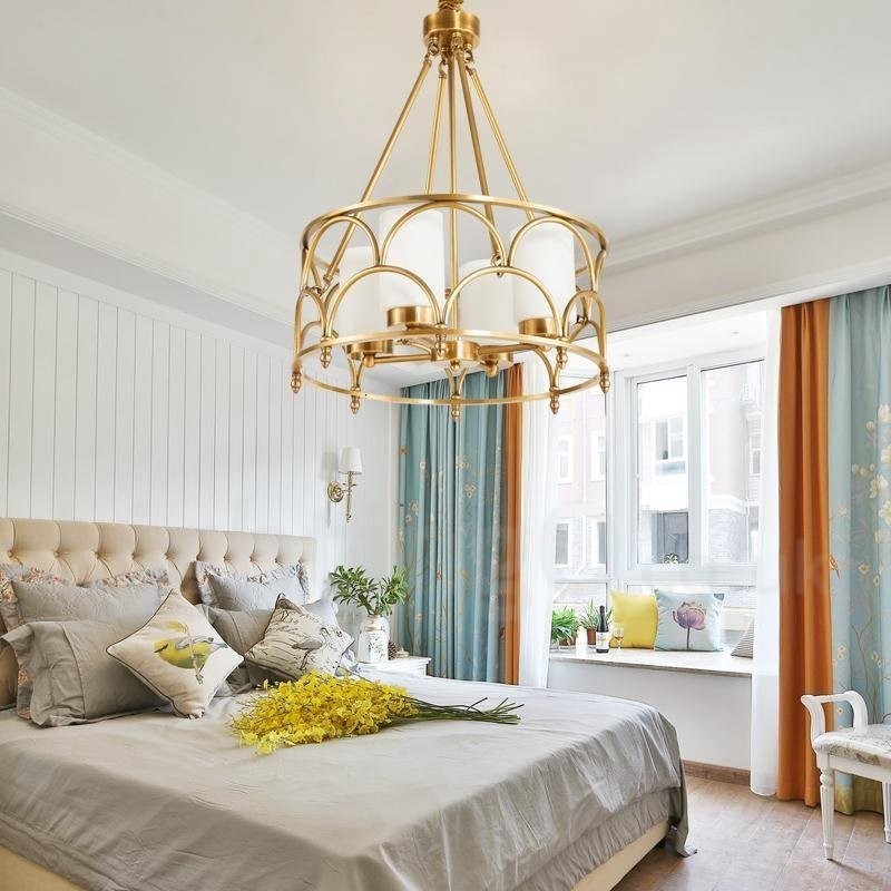 4 Kevyt Retro Rustic Luxury messinkiriippuvalaisin kattokruunu lasivarjostimella