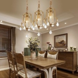 1 Kevyt Retro Rustic Luxury messinkiriippuvalaisin kattokruunu kristallivarjostimella