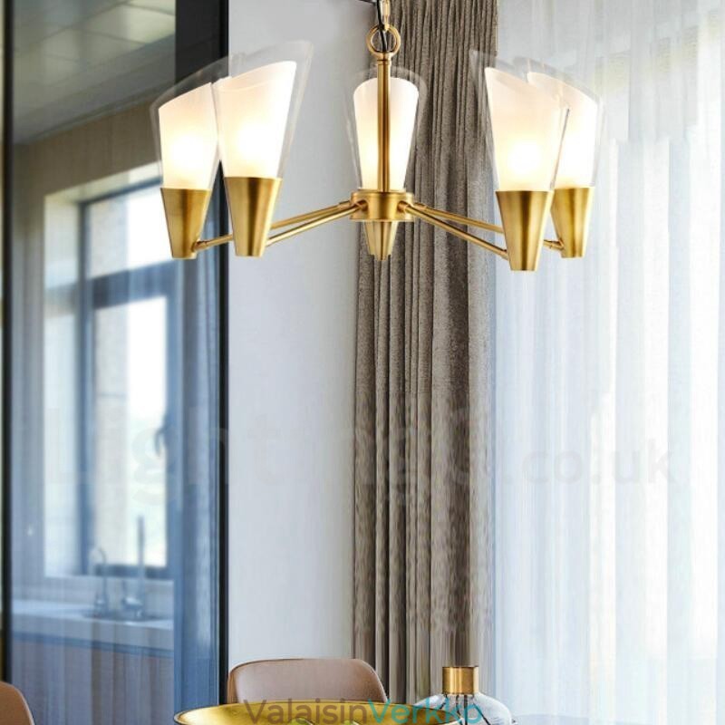 5 Kevyt Retro Rustic Luxury messinkiriippuvalaisinkruunu lasivarjostimella