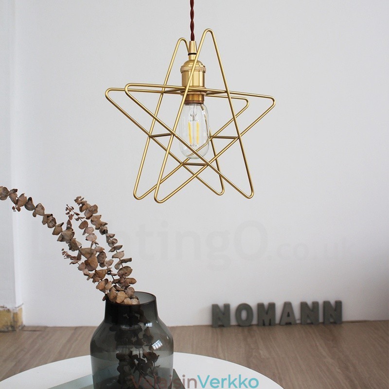 Moderni nykyaikainen 1 kevyt messinkiriippuvalaisin varjostimella