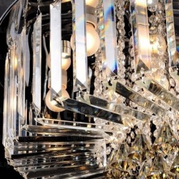 6 kevyttä modernia nykyaikaista kattovalaisinta kristallivarjostimella