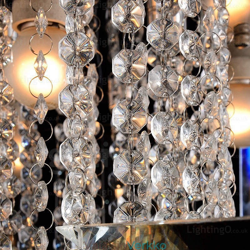 6 kevyttä modernia nykyaikaista kattovalaisinta kristallivarjostimella