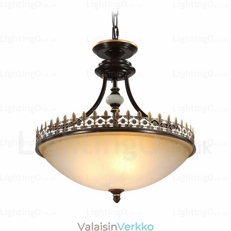 3 kevyt maalaismainen kattovalaisin lasivarjostimella