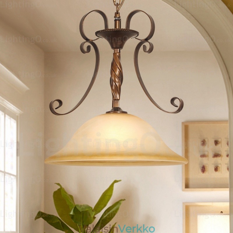 1 kevyt maalaismainen kattovalaisin lasivarjostimella