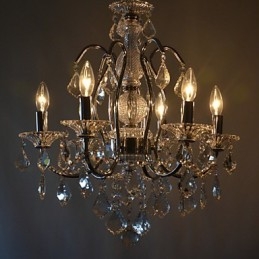 Kattovalaisin 6 valolla