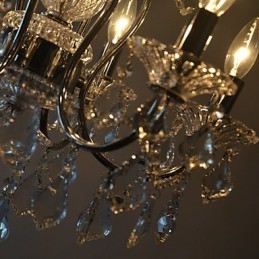 Kattovalaisin 6 valolla