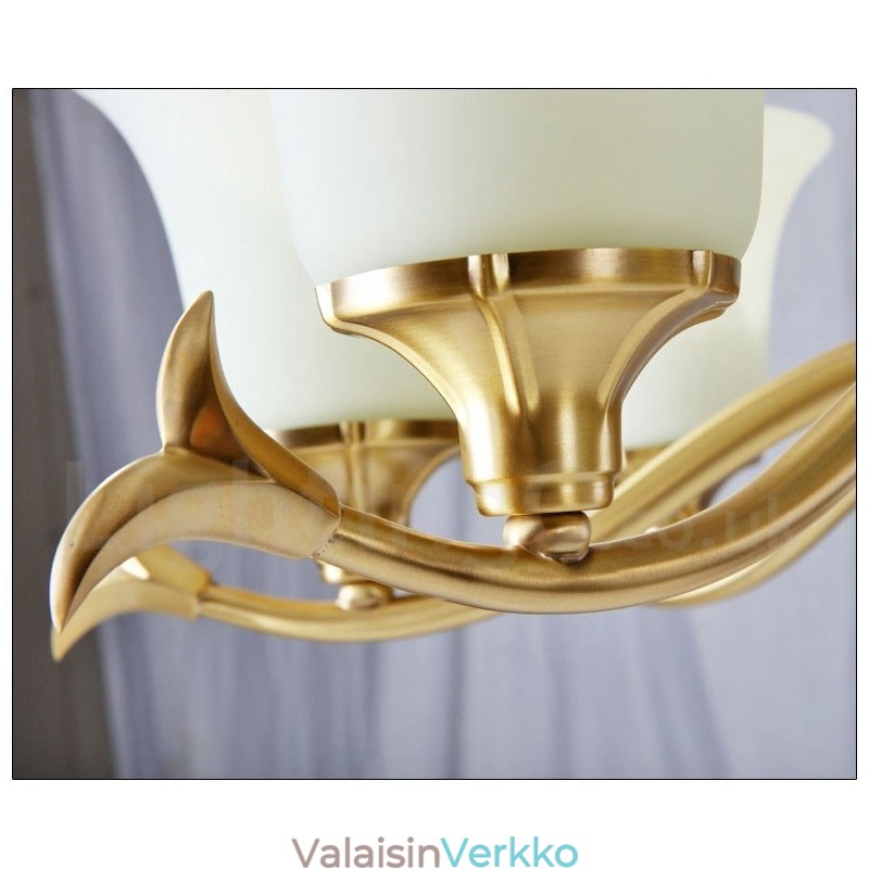 Puhdasta messinkiä, ylellinen maalaismainen retro vintage messinkikiviriippuvainen kynttilän kattokruunu lasivarjostimilla