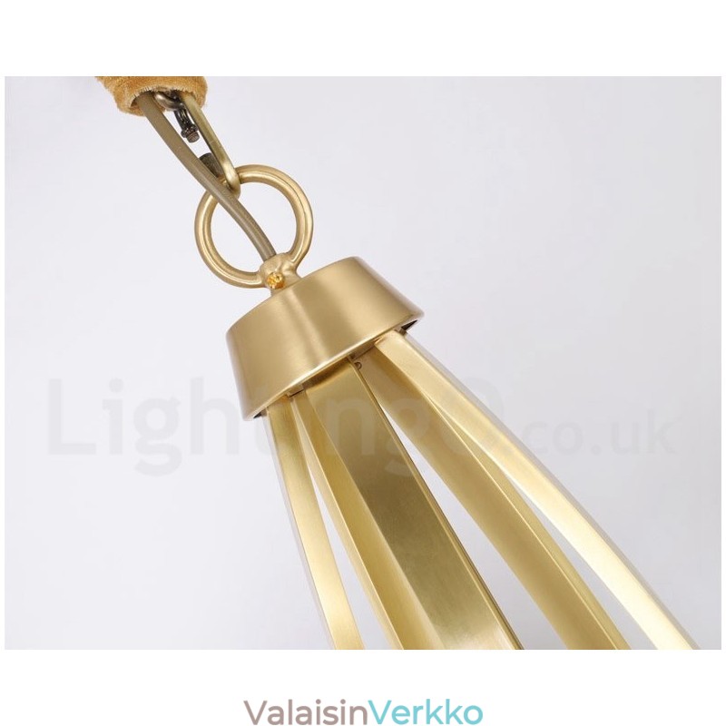 Retro vintage messinkiriippuvainen kattokruunu lasivarjostimilla