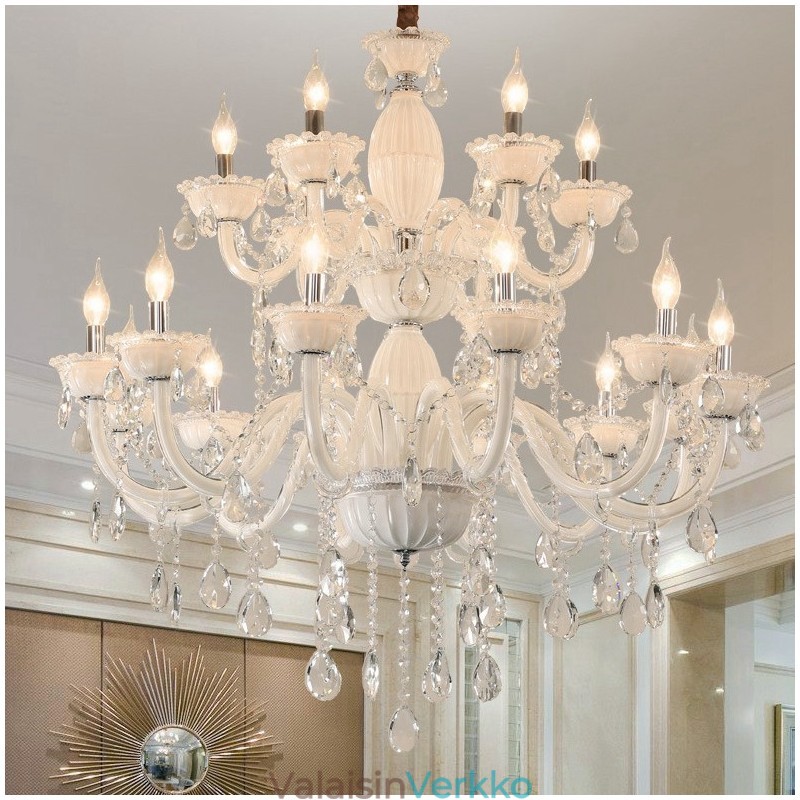 18 (12+6) Vaaleanvalkoinen tyylikäs kynttiläkruunu kristallilla