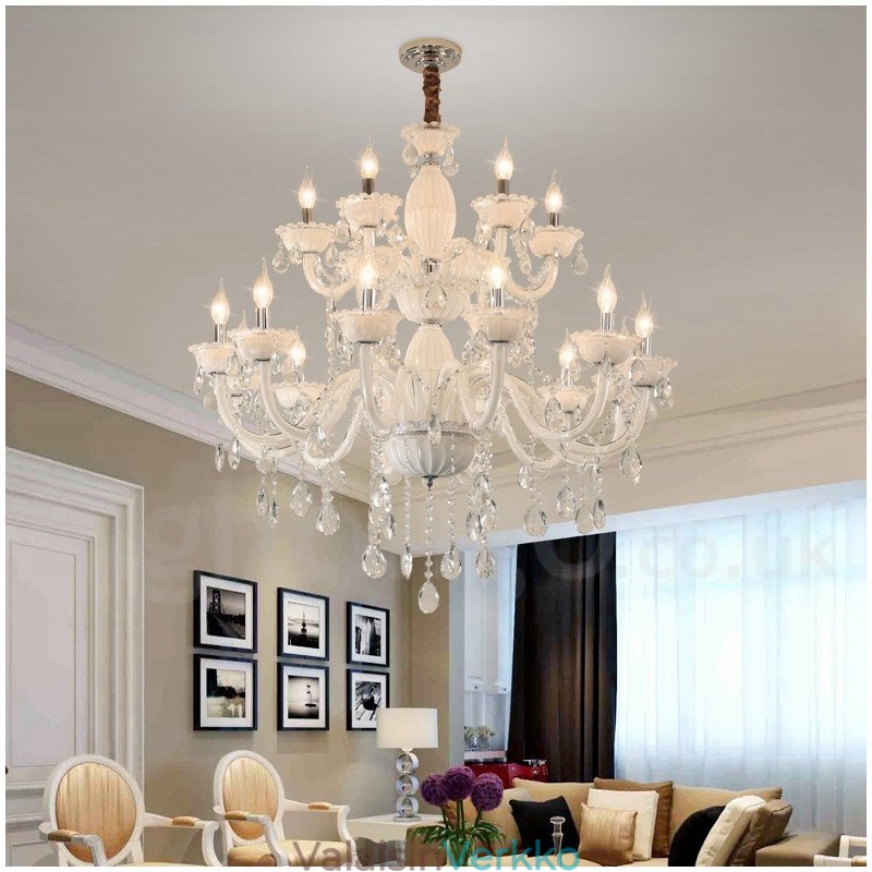 18 (12+6) Vaaleanvalkoinen tyylikäs kynttiläkruunu kristallilla