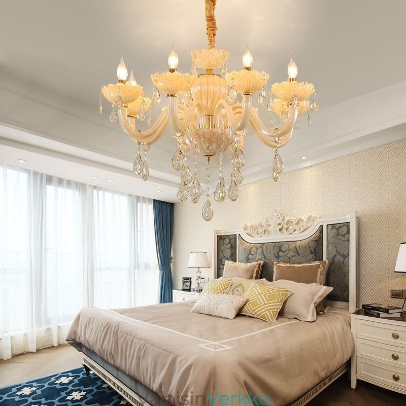 Silmiä hivelevä kristallikruunu eurooppalainen konjakkivärinen kattolamppu lasirunko 8 valoa