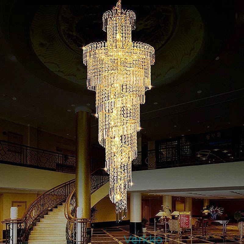 Eurooppalainen kristallikruunu suuri pyöreä muotoinen pitkä riipus