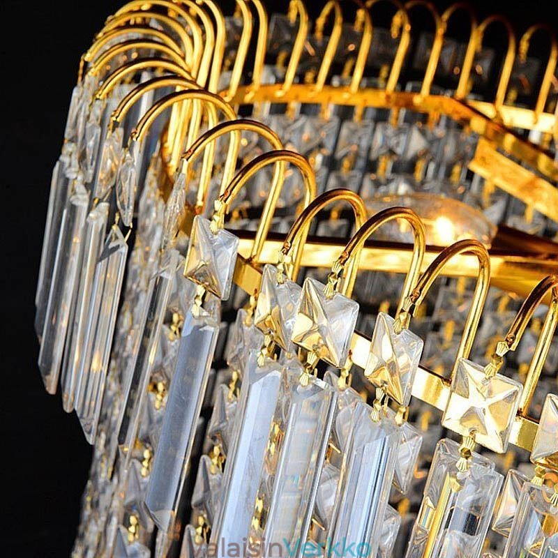 Eurooppalainen kristallikruunu suuri pyöreä muotoinen pitkä riipus