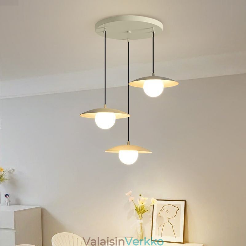 Luova pohjoismainen takorautainen riipus G9 levykattovalaisin