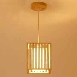 Minimalistinen puinen häkkiriippuvalaisin