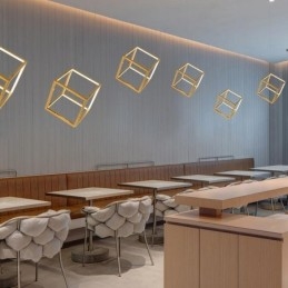 Postmoderni riippuvalaisin Geometrinen kultainen riippuvalaisin