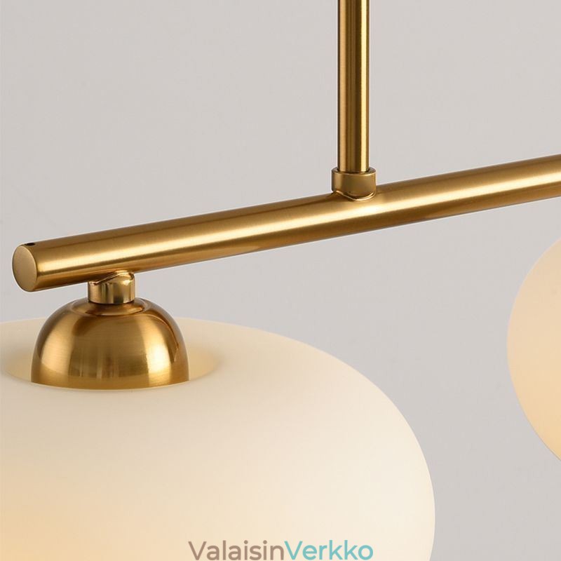 Pohjoismainen lasiriippuvalaisin Luova takorautainen kattovalaisin