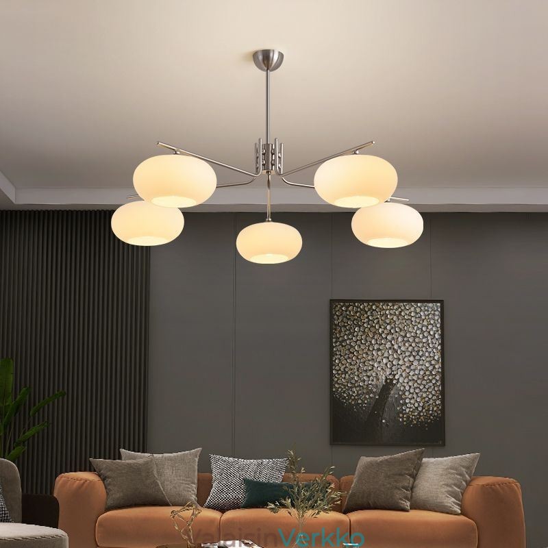 Pohjoismainen lasiriippuvalaisin Luova takorautainen kattovalaisin