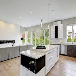 3 kevyttä taiteellista riippuvalaisinta lasivarjostimilla G4 polttimojalka