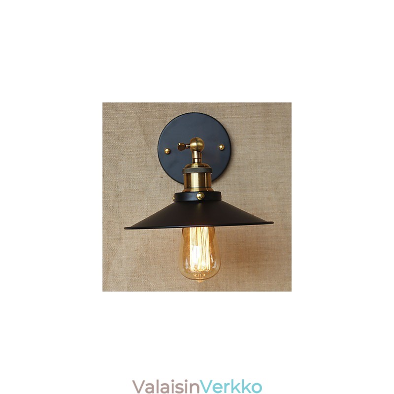 Retro-minimalistinen teollisuustyylinen huvila kirkon edessä sateenvarjo musta mekko koristeltu seinä