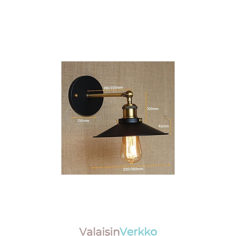 Retro-minimalistinen teollisuustyylinen huvila kirkon edessä sateenvarjo musta mekko koristeltu seinä