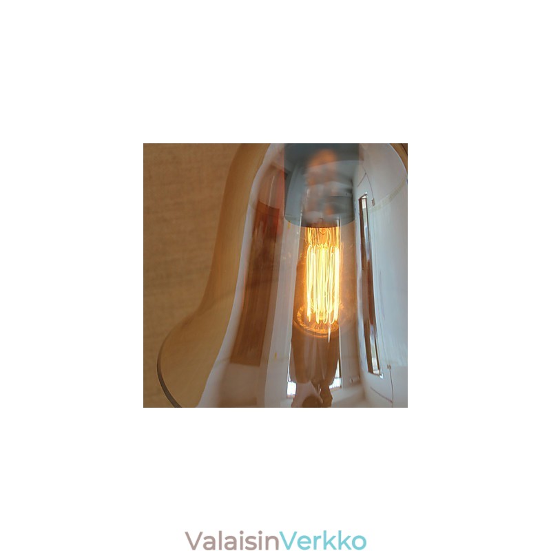 Amerikkalaisen maaseudun minimalistinen olohuone, käytävällä koristeltu lasiseinävalaisin