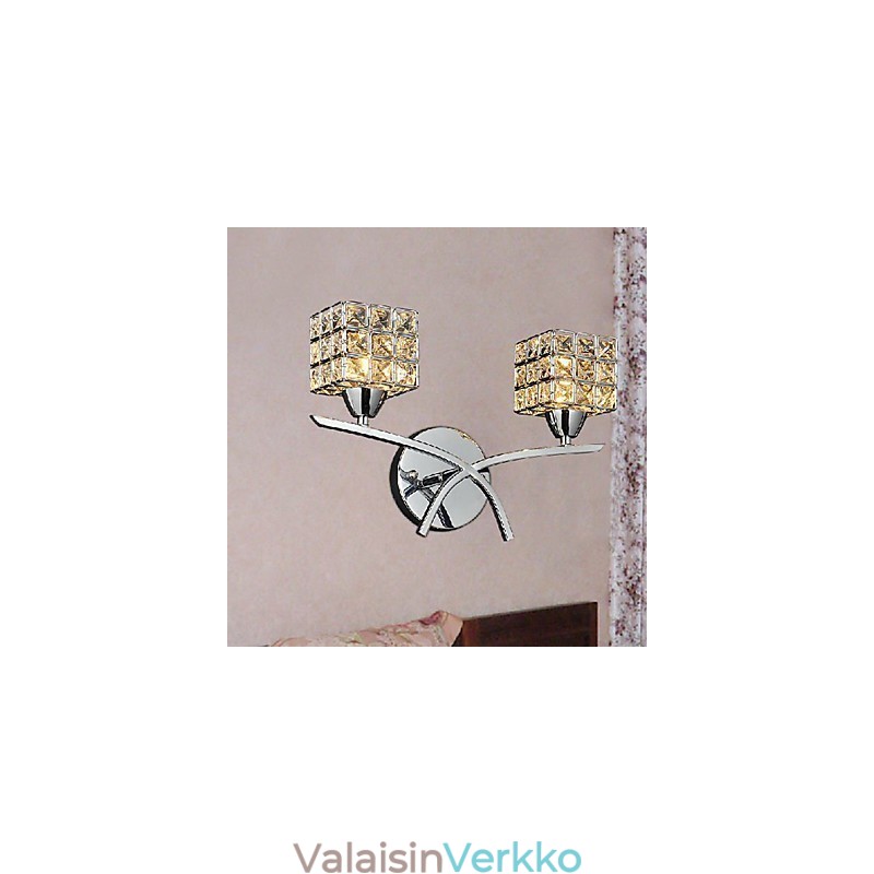 Moderni kristalliseinävalaisin kahdessa valossa