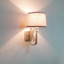 Kristalliset seinävalaisimet modernia nykymetallia