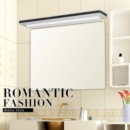 Kylpyhuoneen valaistus moderni nykyaikainen metalli