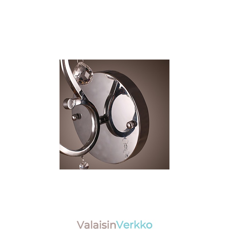 Hopeanhohtoinen kristalliseinävalaisin 1 valolla