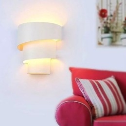 Laadukas moderni muotisuunnittelu spiraaliseinävalaisin Creative seinävalaisin