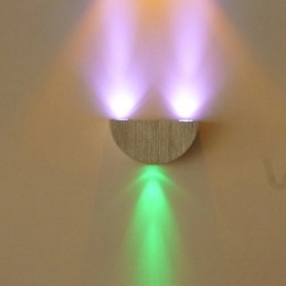 Puoliympyrä seinävalaisin modernia nykymetallia